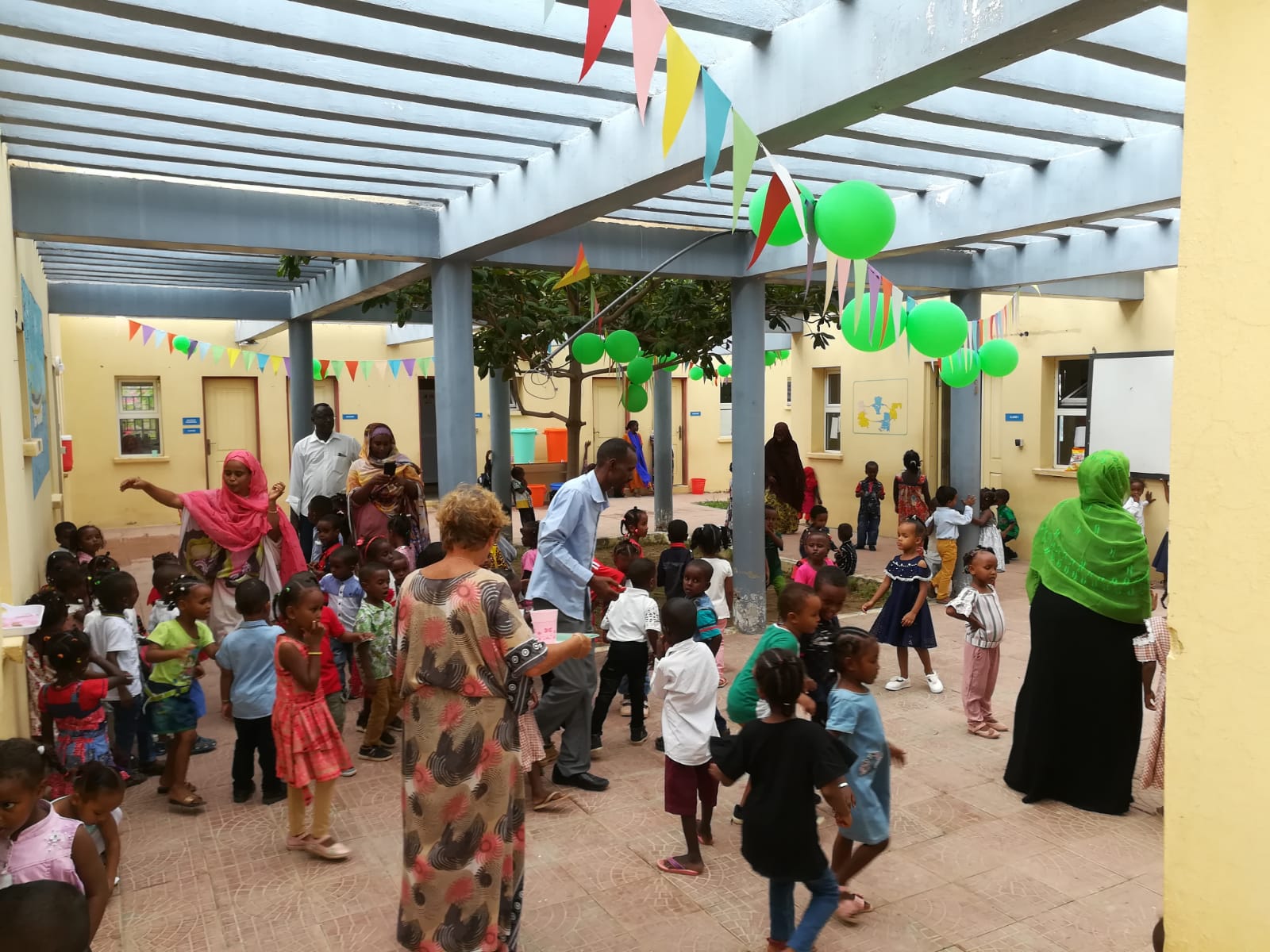 La classe enfantine en visite à Tadjourah